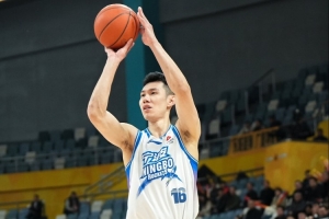 媒体人：罗凯文与宁波男篮将重新签订一份多年续约合同